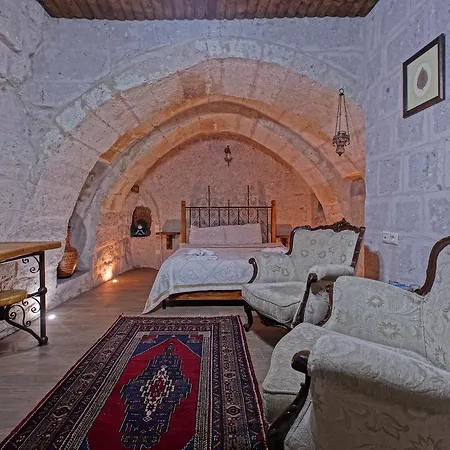 Angel Cave מלון