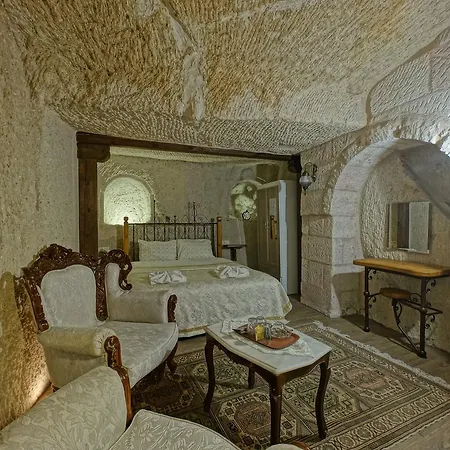 Angel Cave גורמה